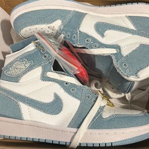 BRAND NEW NIKE AIR JORDAN 1 RETRO OG DENIM WOMENS SIZE 7 NEVER WORN